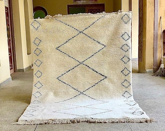 GORGEOUS BENI OURAIN Rug, Moroccan Handmade Rug, White And Black Rug, Striped Rug, Handmade Wool Carpet, Azilal Berber Rug, Handwoven Rug