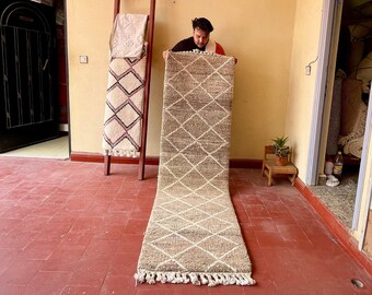 SOFT HALLWAY RUNNER, Custom Handmade Beni ouarain Runner Rug, Moroccan Wool Rug, Abstract Rug, White and Gray Runner, Berber Rug.