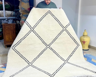 Luxurious Off White Beni Ourain Rug – 6.5 x 6.5 ft |Authentic Moroccan Berber Wool Rug with Geometric Black&White Design| Handwoven Elegance