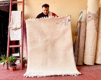 CUTE BENI OURAIN Rug, Handmade Wool Rug, Moroccan Rug White Rug, Geometric Wool Rug, Handwoven Rug, Berber Rug, Area Rug, Azilal rug.