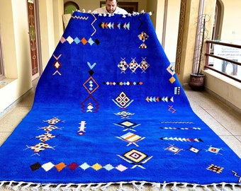 ALFOMBRA OCÉANO AZUL - Increíble alfombra abstracta para su sala de estar - Hecha a mano con lana de oveja azul real, inspirada en las tribus nómadas bereberes.