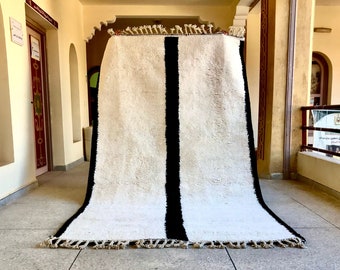 CRAFTED MOROCCAN RUG, Black and White Beni ourain Rug, Handmade Shag Carpet, Authentic Berber Rug, High Quality Wool Rug.