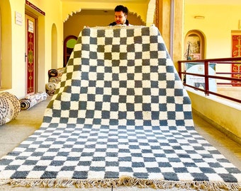 ARTISTIC BENIOURAIN RUG, Custom Moroccan Handmade Rug, checkered White and Gray Rug, Berber Rug, Sheep Wool Carpet, Handwoven Area Rug