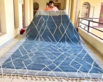 MOROCCAN AREA RUG, Gray & White Berber Rug, Artisan-Crafted Beni Ourain Rug, Custom Wool Carpet, Classy Striped Design.