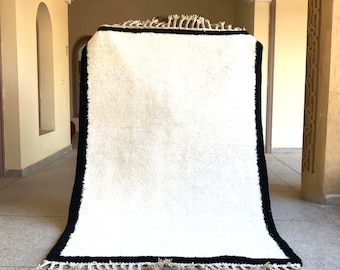 Minimalistic Moroccan Rug, Beni ourain White and Black Bordered Rug, Handmade Wool Berber Area Rug, Solid Authentic Moroccan Carpet