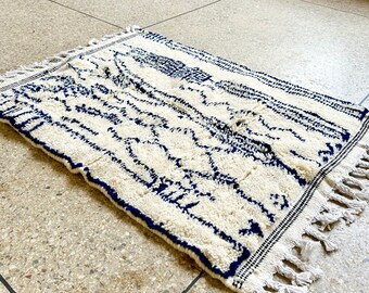 MOROCCAN WOOL RUG, Berber Beniourain Rug, White and Blue Rug, Handmade Sheep Wool Rug 3.4x2.5FT, Abstract Rug, Large Area Rug, Handwoven Rug
