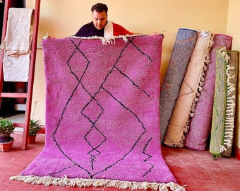 PRETTY BENI OURAIN Tapijt, Marokkaanse handgemaakte tapijt, paarse &zwarte tapijt, abstract tapijt, Berber tapijt, handgemaakt tapijt, handgeweven tapijt, funky tapijt, wollen tapijt