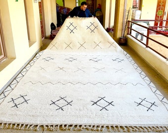 Geometric Moroccan rug - Minimalist Black and white Berber carpet - Bohemian decor - Living room rug - Moroccan area rug - Floor rug