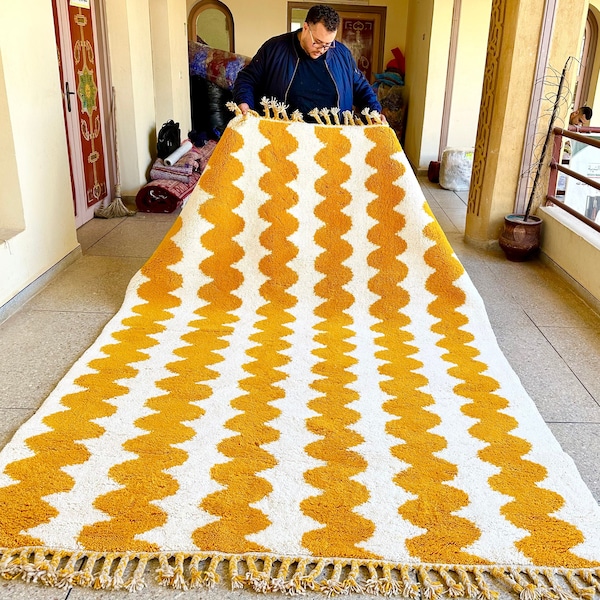 MARVELOUS BENIOURAIN RUG, Moroccan Custom-Made Rug, Berber Rug, Yellow and White Rug, Handmade Rug, Checkered Rug, Wool Carpet, Area Rug.