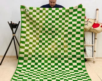 VINTAGE MOROCCAN RUG, Beni ourain Handwoven Checkered Rug, Green and White rug, Handmade Vintage Rug, Berber Rug, 8.2x5.2 Rug,