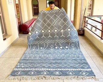 Beni Ourain Gray and White Rug – Geometric Diamond Moroccan Wool Carpet – Custom Handmade Soft Wool Area Rug for Boho & Eclectic Home Decor