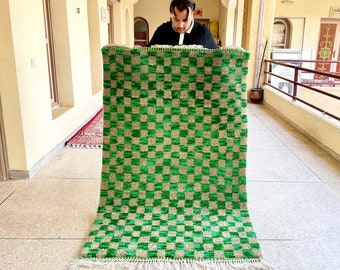 GORGEOUS BENIOURAIN CARPET, Moroccan Rug, Green Checkered rug, Living Room Rug, Boujaad Wool Carpet, Azilal Berber Rug, checkerboard Rug
