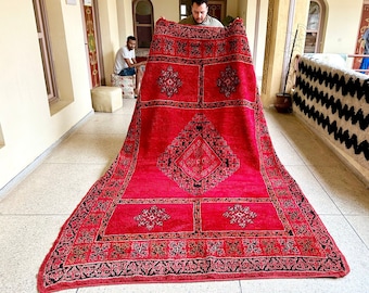 MOROCCAN VINTAGE RUG, Berber Rug, Geometric Rug, Handmade Sheep Wool Rug 5x7, Unique Red and Black Rug, Vintage Area Rug, Handwoven Rug.