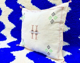 > Ｐｉｌｌｏｗｓ