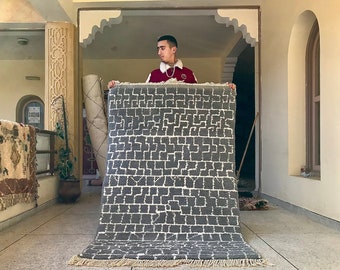Grid Moroccan Rug – Gray and White Abstract Beni Ourain Carpet – Custom Handwoven Wool Rug for Scandinavian and Minimalist Home Decor