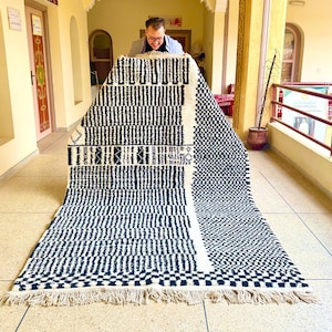 Schicker Gitterteppich, Schwarz-Weiß-Boho-Teppich, handgemachter Berber-Teppich aus Marokkanischer Wolle, handgewebter Beni Ourain-Teppich