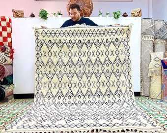 AUTHENTIC Beni ourain rug- Handmade Moroccan Rug- 5x6 Beni Ourain rug- Beni Rug- Large Moroccan Rug- 5x6 White& Black Moroccan Rug