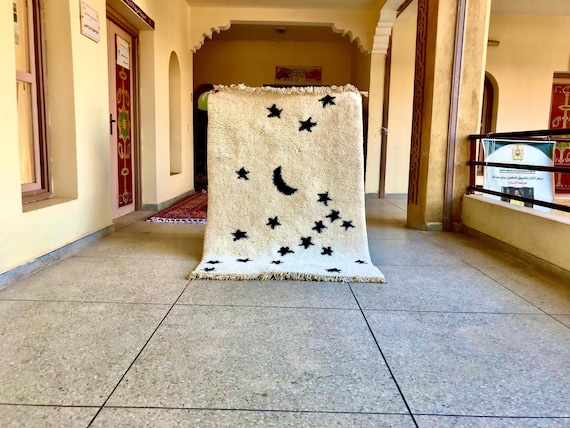 FABULOUS BENIOURAIN RUG, Custom Moroccan Rug, Abstract White and Black Rug, Handwoven Sheep Wool Rug, Berber Rug, Handmade Area Rug.