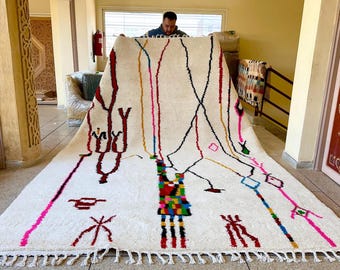 Azilal Rug – White and Pink Abstract Berber Carpet – Handmade Moroccan Wool Area Rug for Boho Bedroom or Artistic Living Room Décor