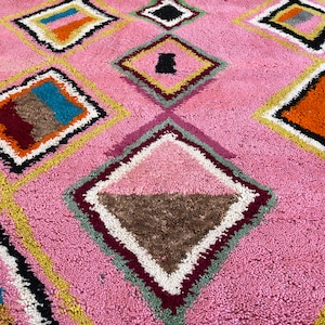 CUTE BENIOURAIN RUG, Barbie Pink Rug, Custom Moroccan Rug , Barbie Pink Rug, Geometric Rug, Handwoven Rug, Azilal Rug, Berber Rug, Area Rug image 5