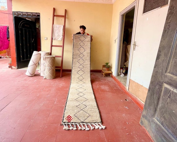 AMAZING BENOURAIN RUG, Moroccan Rug, Handwoven Runner , Gray and White Rug, Unique Custom Rug, Wool Rug, Berber Rug, Abstract Rug