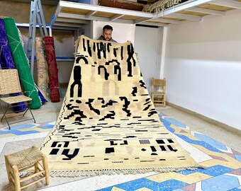 ARTISTIC MOROCCAN RUG, Off White And Black Rug, Beni Ourain Rug, Berber Wool Rug, Handwoven Abstract Rug, Azilal Carpet, Beniourain Wool Rug