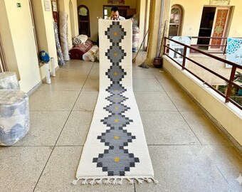 GEOMETRIC HALLWAY RUG, Gray & White Wool Runner, Moroccan Beni Ourain Style Rug, Handmade Berber Shag Rug, Custom Size Rug, Fluffy Rug