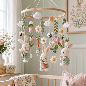 Móvil de cuna de conejito de ganchillo, móvil de cuna de conejo con flores, decoración de primavera hecha a mano para la habitación del bebé, regalo para baby shower de Pascua