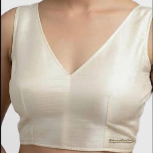 Indische Bluse mit V-Ausschnitt für Frauen, stilvolle neueste Sariseide-Bluse, fertiges Crop-Top für Mädchen, Potli-Boote auf dem Rücken.