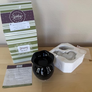 Vintage unused Scentsy Black Wall Size Wax Warmer &quot;Groovy&quot; model in Original Box