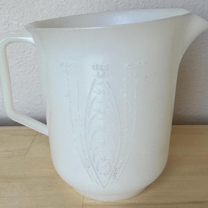 Vintage 1977 Tupperware Mix-N-Stor Bowl: 16 oz Handled Measuring Cup