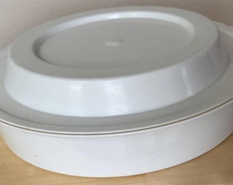 Vintage Pyrex Hinged White Pie Keeper P-309 PC