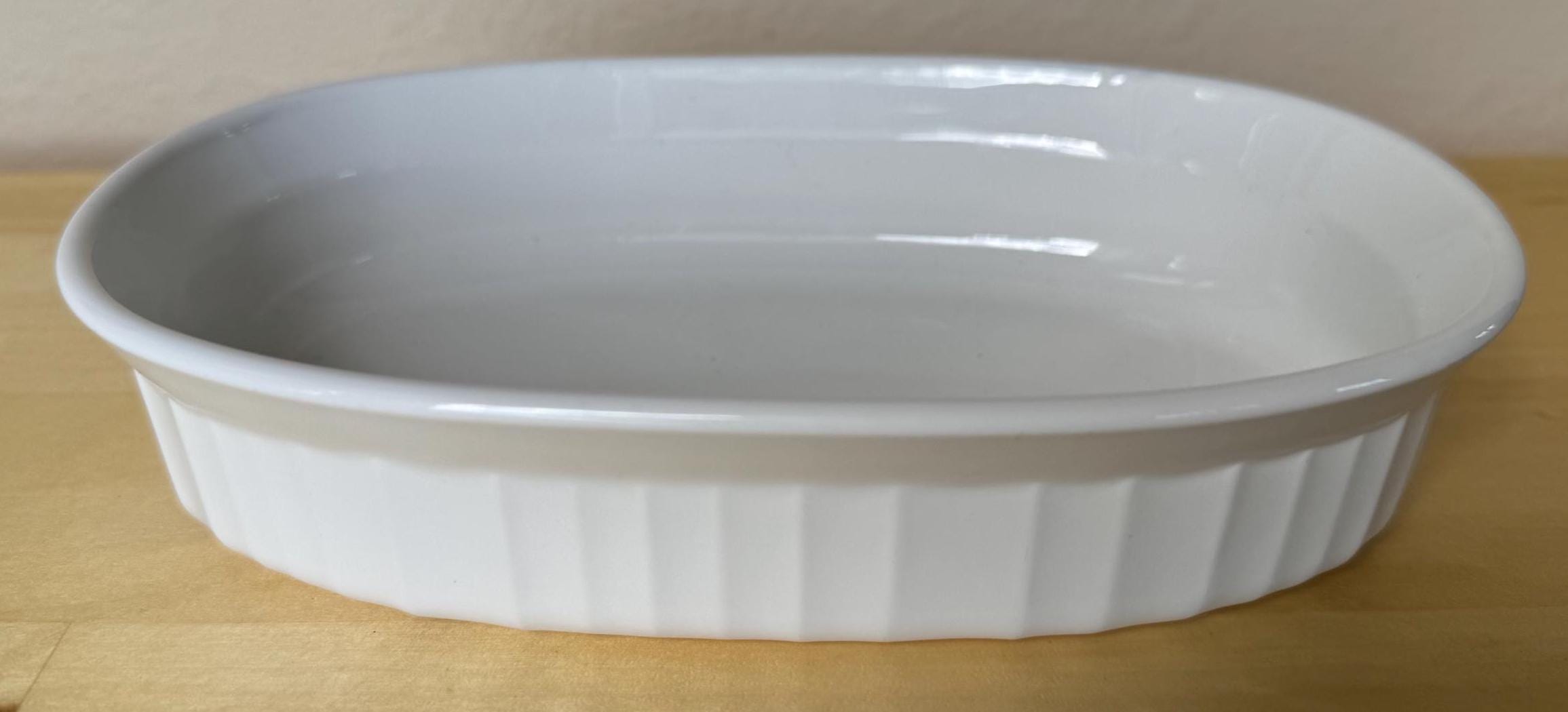 Corning ware 2.5 quart casserole cooking pot with Lid (RHA) Corning ware 2.5 quart casserole cooking pot with Lid (RHA)