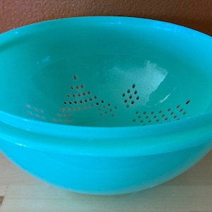 Vintage Jadeite Tupperware Colander/Strainer #339-2