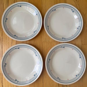 Set of 4 Vintage Corelle by Corning &quot;Country Violets&quot;  6.75&quot; Bread and Butter Plates