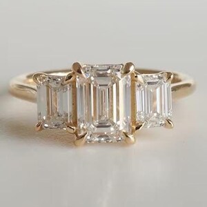 1.75 ct Smaragdschliff Diamant-Verlobungsring, Ring aus 14K Gelbgold, Drei-Stein-Ring, Diamantring, IGI-zertifizierter Diamantring
