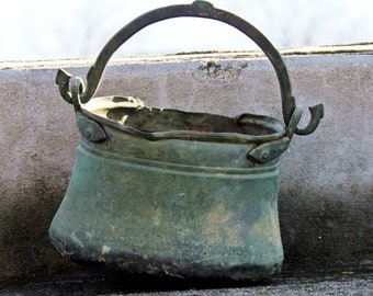 Vintage gehämmerter Kupferkessel, handgemachter Kupfertopf, altes bulgarisches Küchenzubehör, rustikales Küchengeschirr, Primitiver Kupferschmied
