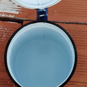 Vintage Blue Enamelware tea pot - Vintage - 1963 - Retro mug - Farmhouse Kitchen, Very strong enamel kettle with lid