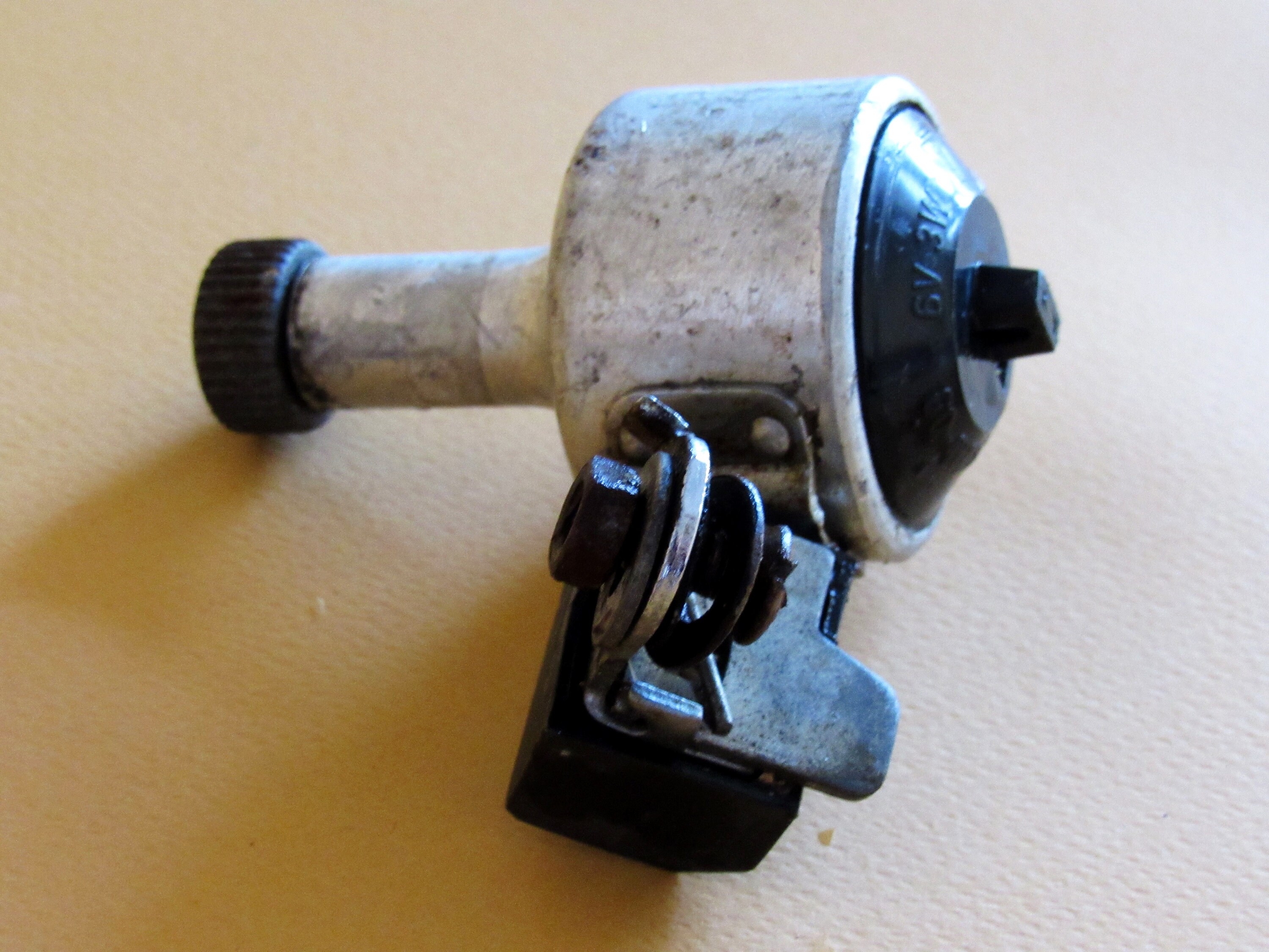 Dynamo Vintage Pour Vélo Type New Watson L – Années 1940 – En Boîte D'origine