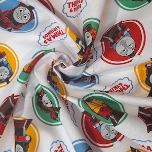 THOMAS & FRIENDS 100% katoen, gelicentieerde stof, perfect voor maskers, patchwork, kleding, stoffering, knutselen, enz. Dikke 1/4, halve/volledige meter