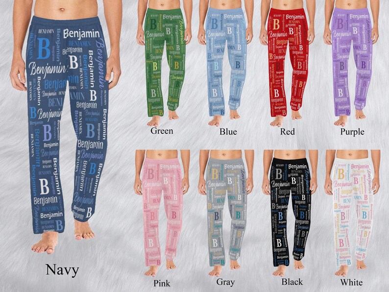 Puede incluir: Un conjunto de diez pares de pijamas en varios colores, cada uno con un patr&oacute;n del nombre "Benjamin" repetido en diferentes tama&ntilde;os y orientaciones. Los colores incluyen azul marino, verde, azul, rojo, morado, rosa, gris, negro y blanco.
