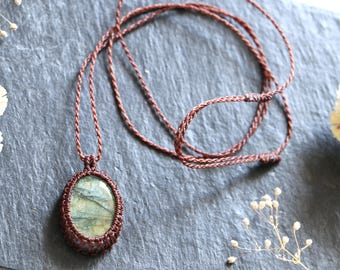 Minimalist Labradorite Necklace | Handmade Macrame Necklace | Natural Labradorite Crystal | Unisex Gemstone Jewelry | Adjustable Cord