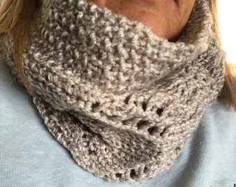 Canadian Cowl (Pattern written for a loom)