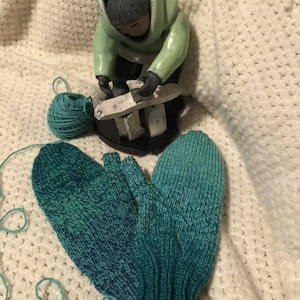 Inukshuk Mittens - Basic Mitten Pattern (Pattern written for a loom)