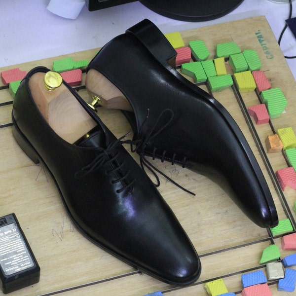 Handmade Black Pointed Toe Shoes, Whole Cut Lace uP Leather Shoes, Men's Dress Shoes For Casual Foot wear