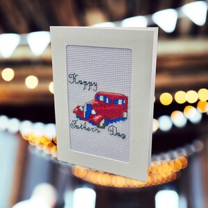 Tarjeta de punto de cruz para el día del padre, papá amante del coche