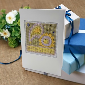 Carte point de croix espace joyeux anniversaire