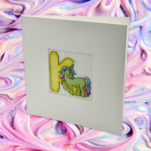 Carte de point de croix licorne ABC (M à T)