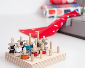 Sewing bobbin spool organiser thread holder for craft table