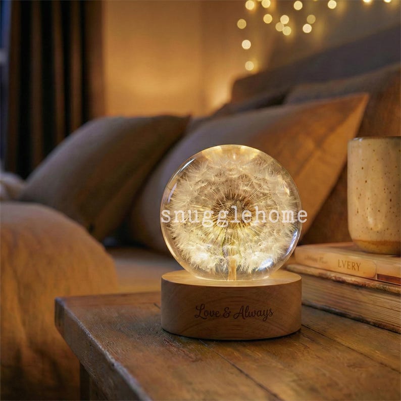 Lámpara de mesa de resina de diente de león personalizada / Luz de noche con flor preservada / Base de madera grabada personalizada / Regalo único de cumpleaños y conmemoración